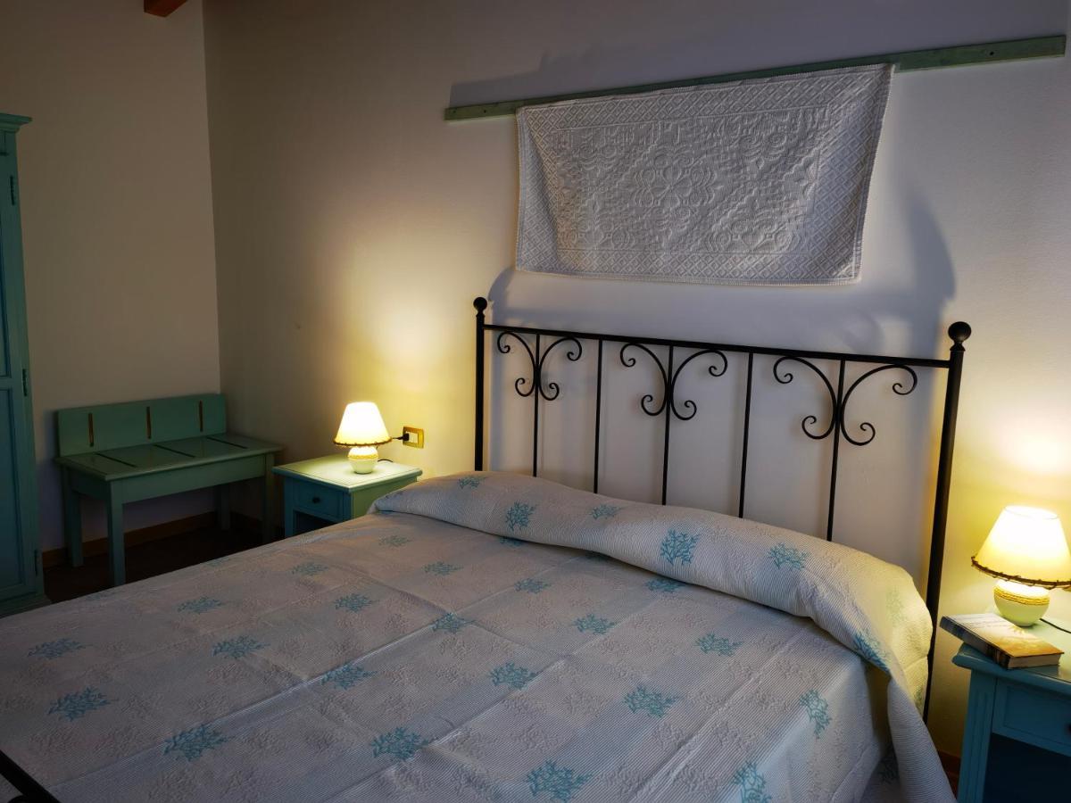 Tresnuraghes La Corte Degli Ulivi - Albergo Rurale מראה חיצוני תמונה