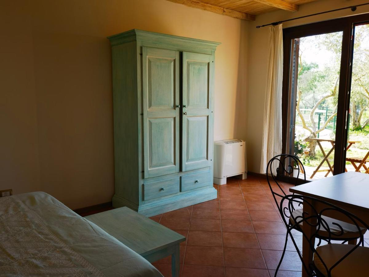 Tresnuraghes La Corte Degli Ulivi - Albergo Rurale מראה חיצוני תמונה